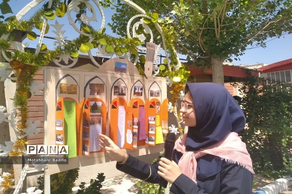 کارسوق ایران زیبا در دبیرستان فرزانگان اسلامشهر