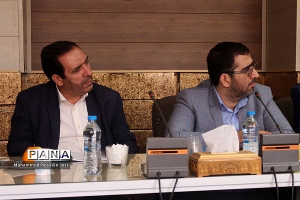 جلسه ستاد آزمون‌های استان در خانه معلم