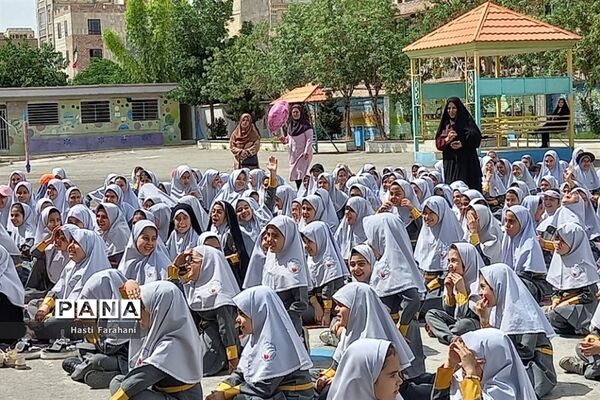 مراسم روز دختر در مدرسه دخترانه ریحانه‌النبی شهرستان قرچک‌