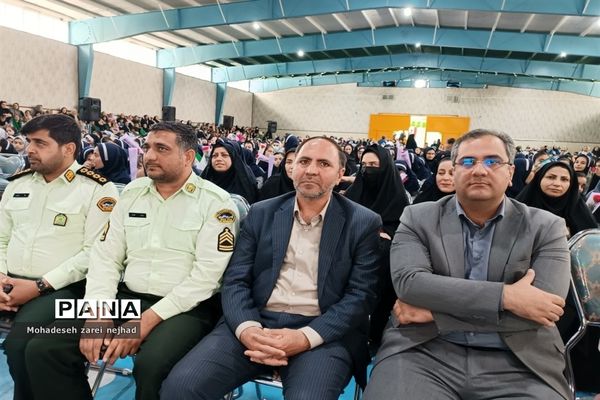 جشن بزرگ «دختران سرزمین من» در سالن بانوان شهرداری شهرستان قرچک