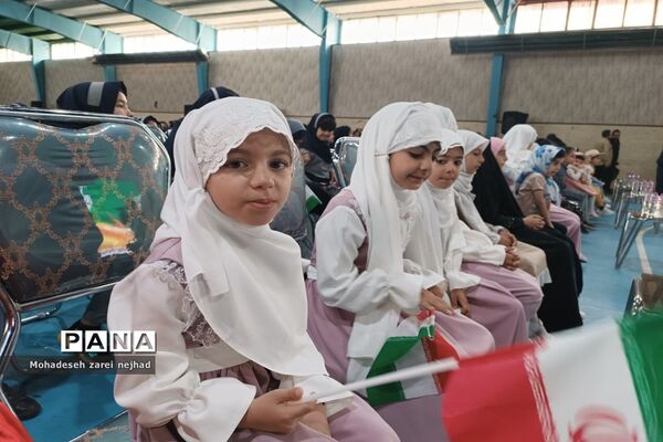 جشن بزرگ «دختران سرزمین من» در سالن بانوان شهرداری شهرستان قرچک