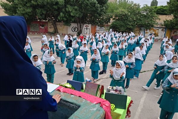 جشن روز دختر و ولادت حضرت معصومه( س) در دبستان بنت‌الهدی شهرستان‌ فیروزکوه
