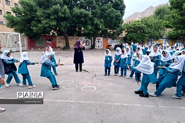 جشن روز دختر و ولادت حضرت معصومه( س) در دبستان بنت‌الهدی شهرستان‌ فیروزکوه