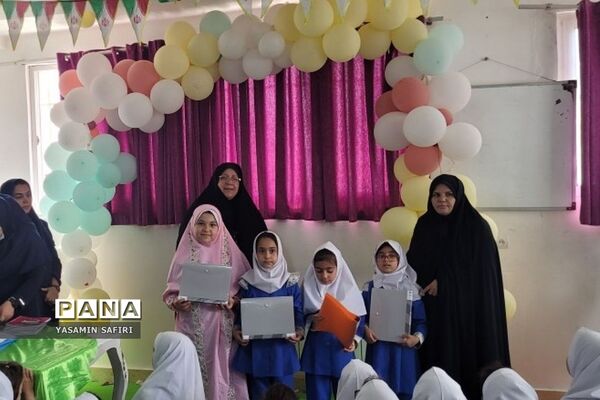 جشن روز دختر در دبستان دخترانه شهید‌کمانی فشافویه