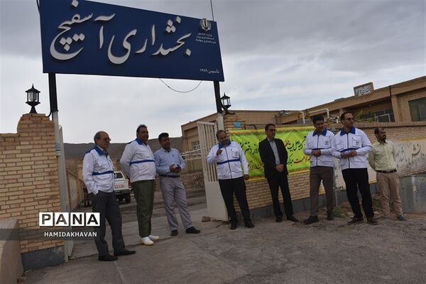 آغاز به‌کار اردوی جهادی‌  واکسیناسیون دامپزشکی در بهاباد
