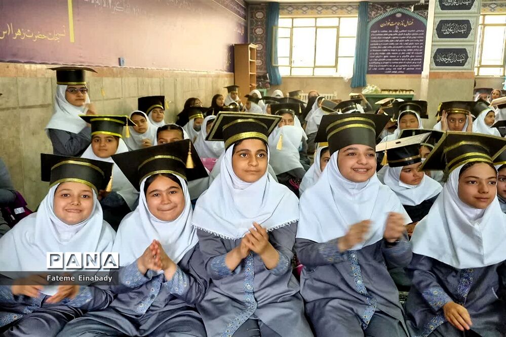 جشن فارغ‌التحصیلی و روز دختر در مدرسه حاجیه نوری ملارد