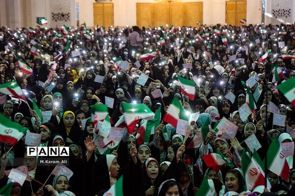 همایش بزرگ دختران قم در حرم بهترین دختر دنیا