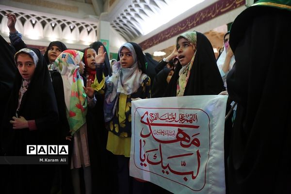 همایش بزرگ دختران قم در حرم بهترین دختر دنیا