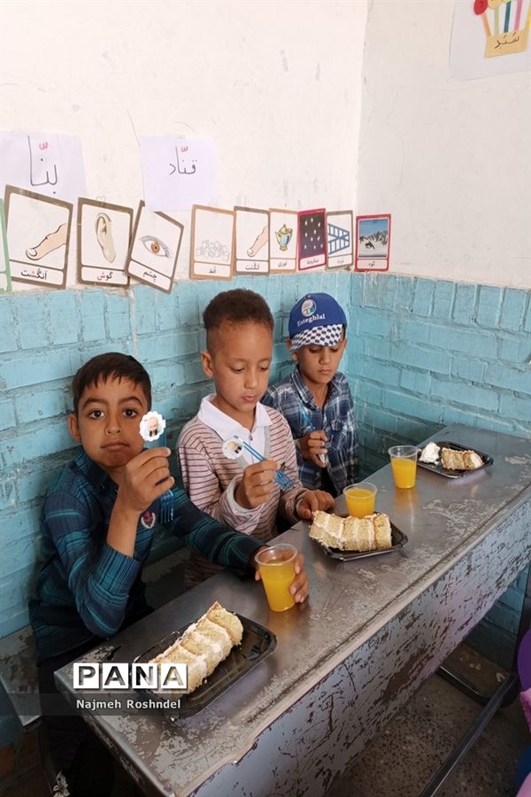 جشن الفبا کلاس اولی‌ها در دبستان سعیدی