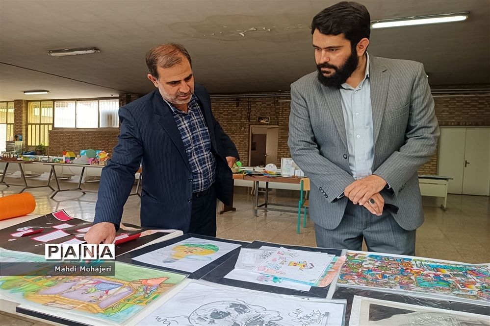 نمایشگاه آثار دانش‌آموزان با موضوع بهداشت و محیط زیست