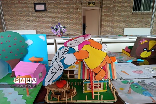 نمایشگاه آثار دانش‌آموزان با موضوع بهداشت و محیط زیست