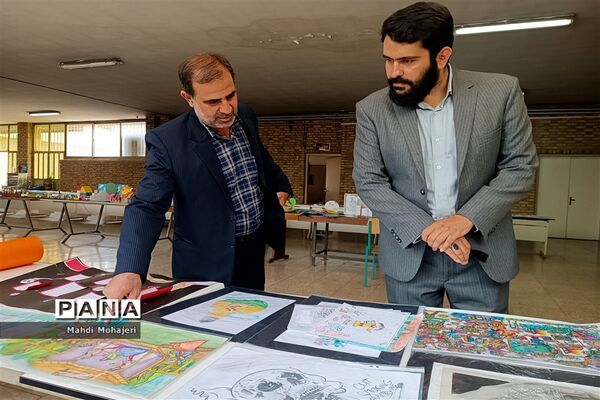 نمایشگاه آثار دانش‌آموزان با موضوع بهداشت و محیط زیست