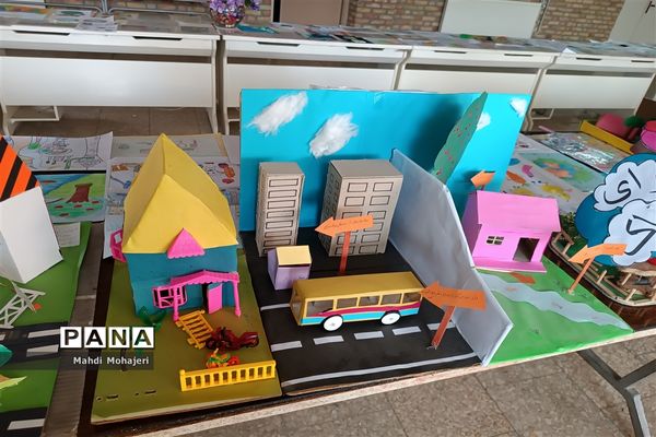 نمایشگاه آثار دانش‌آموزان با موضوع بهداشت و محیط زیست