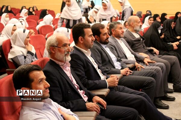 تقدیر از دانش‌آموزان برگزیده پویش «معلم و یار مهربان» در قم