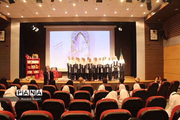 تقدیر از دانش‌آموزان برگزیده پویش «معلم و یار مهربان» در قم
