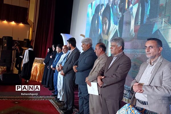 تجلیل از دختران فعال و برگزیده در روز دختر