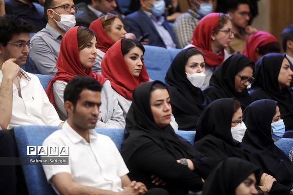 افتتاح نمایشگاه کار دانشگاه تهران