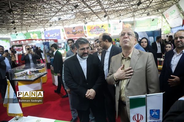 افتتاح نمایشگاه کار دانشگاه تهران