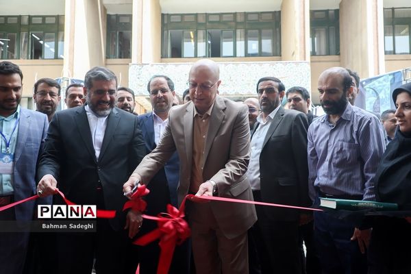 افتتاح نمایشگاه کار دانشگاه تهران
