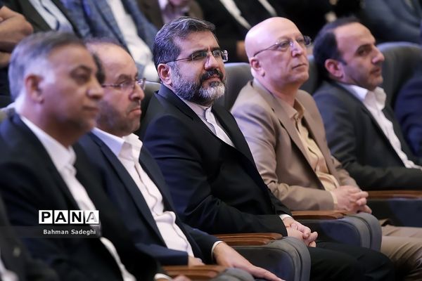 افتتاح نمایشگاه کار دانشگاه تهران