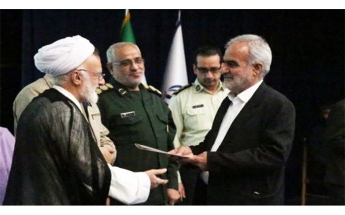 آموزش و پرورش استان مرکزی به عنوان دستگاه برتر در ترویج نماز معرفی شد