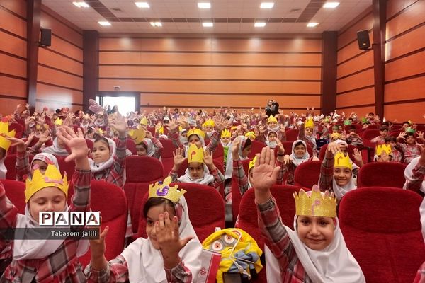 برگزاری جشن الفبا با حضور ۲۸۰ دانش‌آموز در بهارستان دو