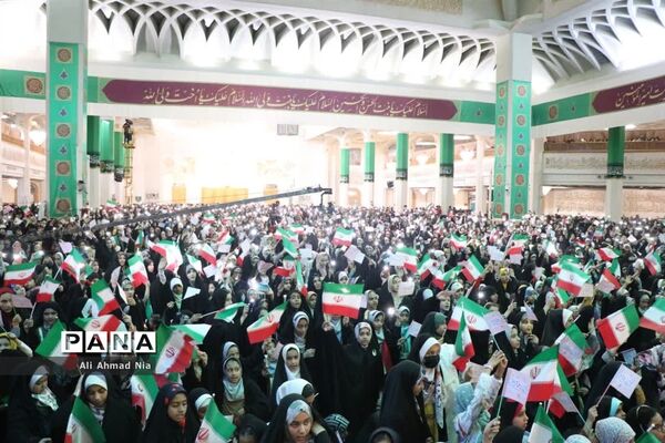 مراسم جشن دختران و دهه کرامت در حرم حضرت معصومه(س)