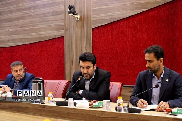 نشست هم‌اندیشی ستاد اوقات فراغت تابستان ۱۴۰۲ در ‌آموزش و پرورش شهرستان‌های تهران