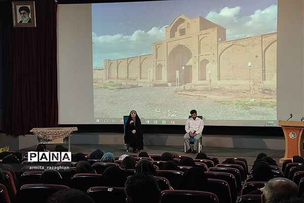 گردهمایی فعالان فرهنگی حوزه دختران نوجوان شهر تهران