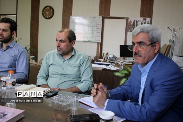 جلسه گرامیداشت سالروز آزاد‌سازی خرمشهر و روز مقاومت در اداره‌کل آموزش و پرورش استان بوشهر