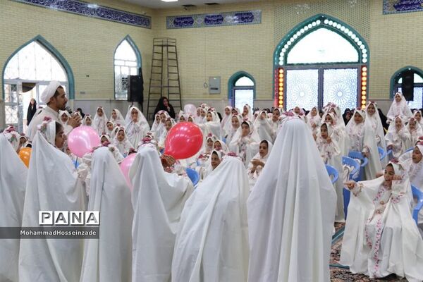 جشن تکلیف دانش‌آموزان دختر پایه سوم بخش بهمن  ابرکوه