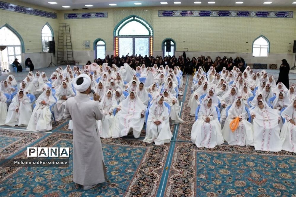 جشن تکلیف دانش‌آموزان دختر پایه سوم بخش بهمن  ابرکوه