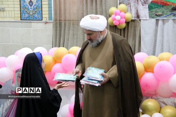 جشن تکلیف دانش‌آموزان دختر پایه سوم بخش بهمن  ابرکوه