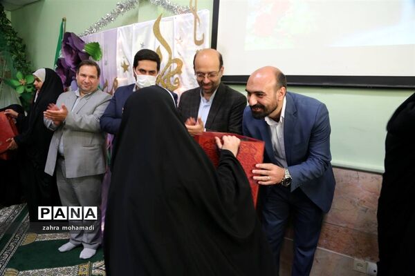 گرامیداشت روز دختر با حضور شهردار منطقه ۱۰