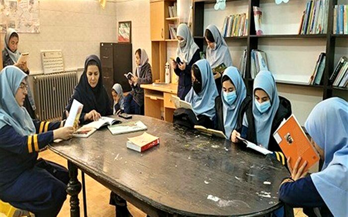 تفهیم اهمیت مطالعه کتاب برای دانش‌آموزان در اوقات فراغت، اساسی‌ترین‌‌ رکن‌‌ پرورش‌‌ نوجوانان‌‌ است