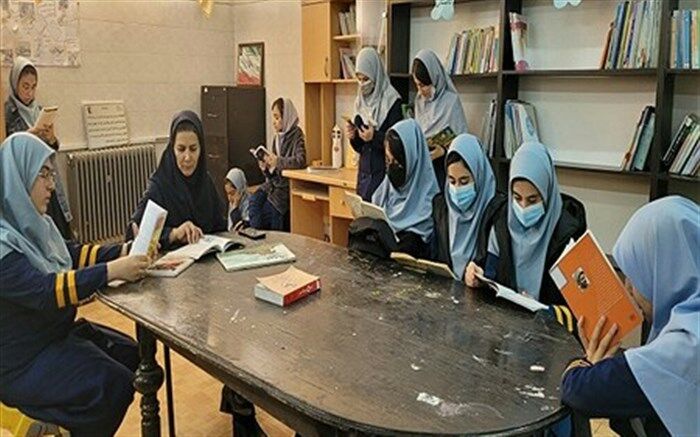 تفهیم اهمیت مطالعه کتاب برای دانش‌آموزان در اوقات فراغت، اساسی‌ترین‌‌ رکن‌‌ پرورش‌‌ نوجوانان‌‌ است