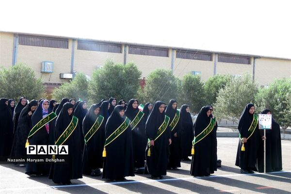 صبحگاه مشترک نیروهای نظامی و انتظامی شهرستان خاتم همزمان با سالروز آزادسازی خرمشهر