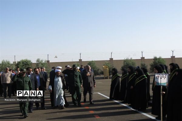 صبحگاه مشترک نیروهای نظامی و انتظامی شهرستان خاتم همزمان با سالروز آزادسازی خرمشهر