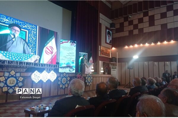 اولین گردهمایی مدیران‌کل و معاونان و روسای آموزش و پرورش فارس پس از انقلاب اسلامی