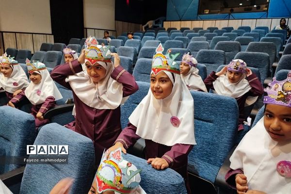 جشن الفبا در دبستان حضرت زهرا(س) یک رودهن
