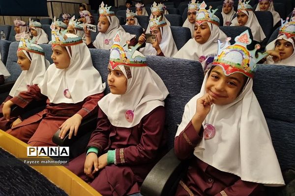 جشن الفبا در دبستان حضرت زهرا(س) یک رودهن