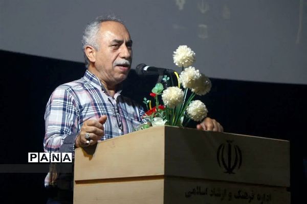 اختتامیه پنجمین جشنواره تئاتر دفاع مقدس در آران و بیدگل