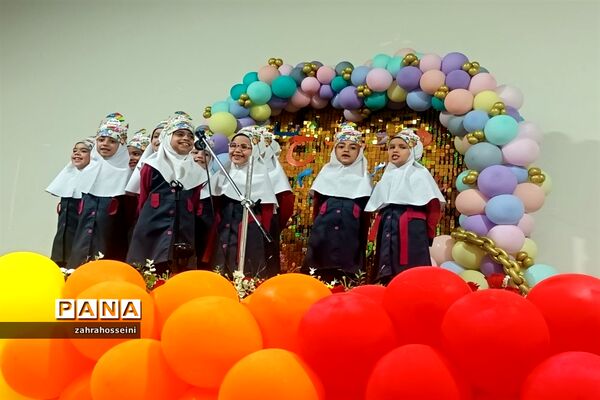 برپایی جشن الفبا در دبستان دخترانه شهید‌نجاتی ابرکوه