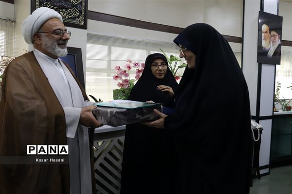 تجلیل به مناسبت روز دختر