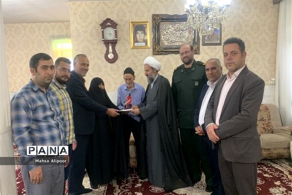 دیدار از خانواده‌های معظم شهیدان شهرستان قرچک