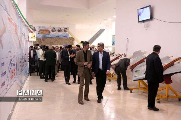 بازدید مدیران دستگاه‌های اجرایی قم از نمایشگاه توانمندی‌های هوافضا