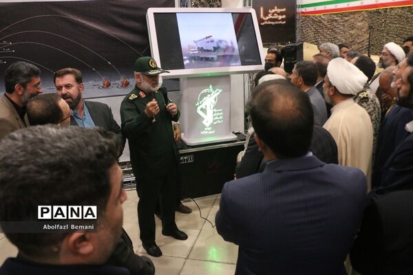 بازدید مدیران دستگاه‌های اجرایی قم از نمایشگاه توانمندی‌های هوافضا