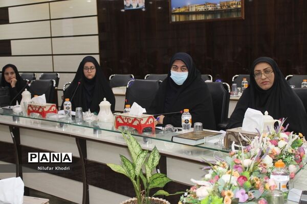 جلسه هم‌اندیشی طرح دانش‌آموز تراز انقلاب اسلامی در بوشهر