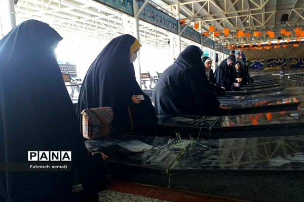 اردوی معنوی اعضاء کارگروه‌های تربیتی در گلزار شهدای ملارد