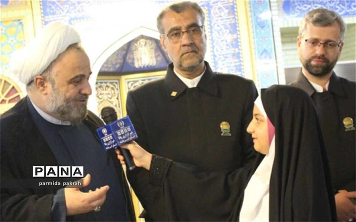 نگهداشتن یاد خداوند و  ائمه از آثار معنوی پرچم امام رضاست